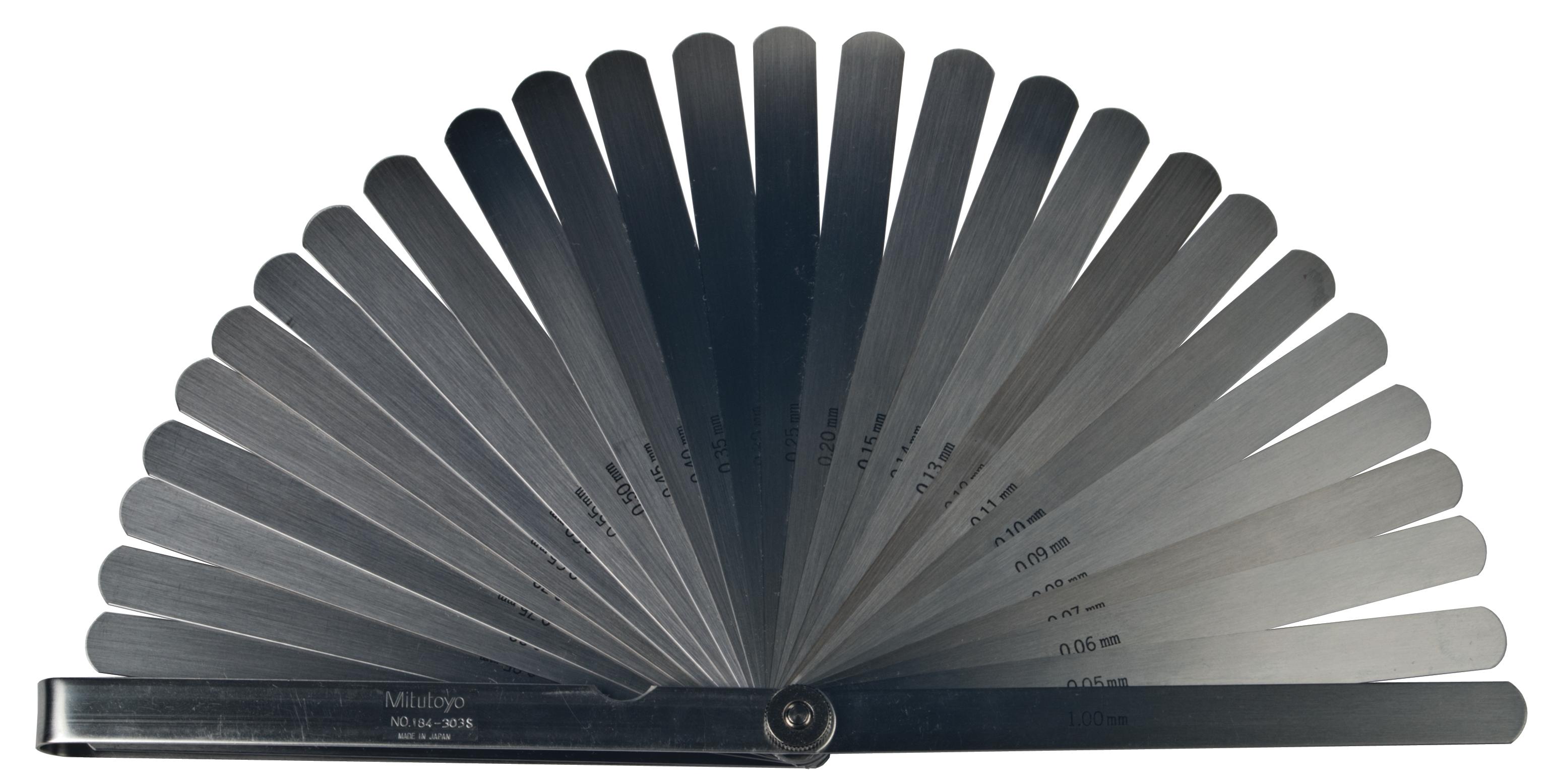 Mitutoyo, 184-303S, 0.05-1mm, 150mm Length, Thickness Gage Set, 28 Leaves (0.05-0.15mm by 0.01mm, 0.2-1mm by 0.05mm)